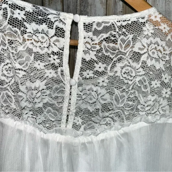 NWT Torrid Super Soft Crew Neck Lace Inset Blouse - Picture 2 of 7